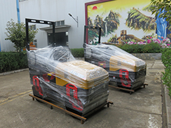 豪利777官网一批路面压路机装柜出口马来西亚